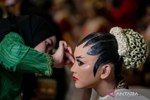 Lomba merias pengantin adat Nusantara bukti upaya pelestarian budaya dan adat istiadat