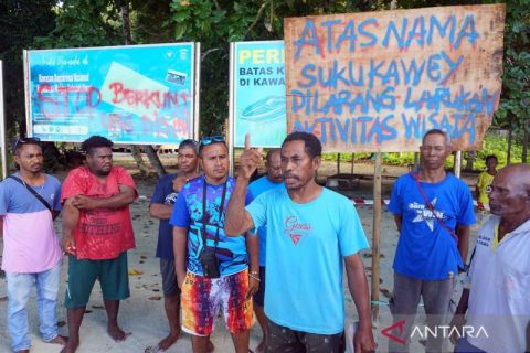 Warga adat di Raja Ampat tutup objek wisata imbas pencabutan izin tambang