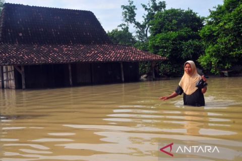 Banjir akibat meluapnya Sungai Renggong, warga terpaksa mengungsi