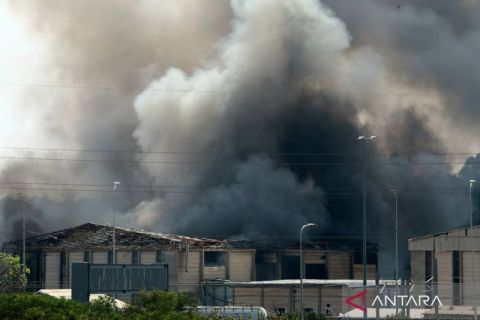 Serangan rudal Iran hantam gedung dan sarana transportasi Israel