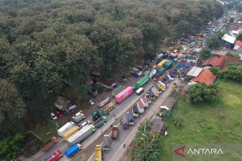 Ribuan sopir truk mogok beroperasi di pantura terkait ketentuan Over Dimension Over Loading