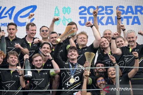 Pembalap Cupra Kiro, Dan Ticktum berjaya di Formula E Jakarta International E-Prix Circuit