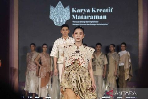 Parade Kreasi Wastra Mataraman tampilkan produk UMKM ramah lingkungan