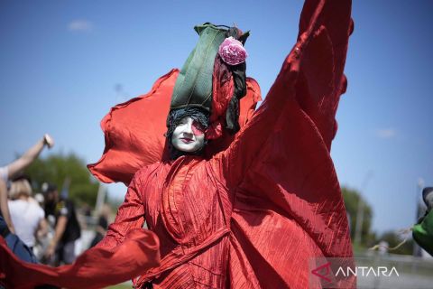 Warga Polandia rayakan musim panas dengan Festival Wianki