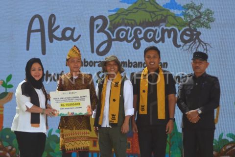 Festival dan expo kelompok usaha pertanian sosial di Limapuluhkota