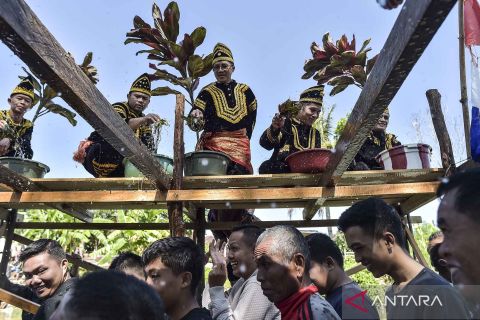 Pengangkatan ketua adat di Kerinci diwarnai tradisi Mandi Balimau