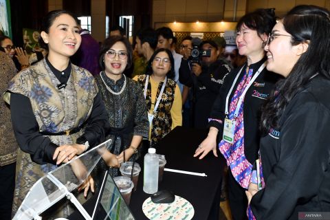 Wamenpar Ni Luh Puspa kunjungi Bali Wellness and Beauty Expo