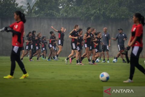 Timnas Putri Indonesia bersiap menghadapi Kirgistan dalam laga kualifikasi Piala Asia Wanita 2026