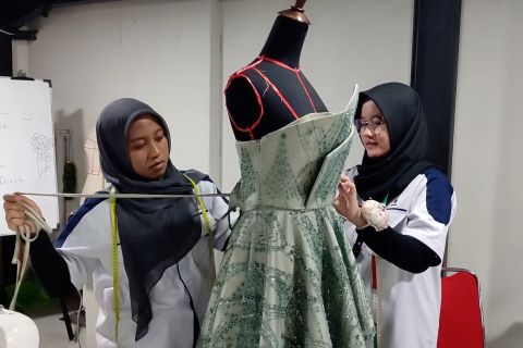 Bangun asa wirausaha melalui pelatihan desain fesyen di BBPVP Semarang