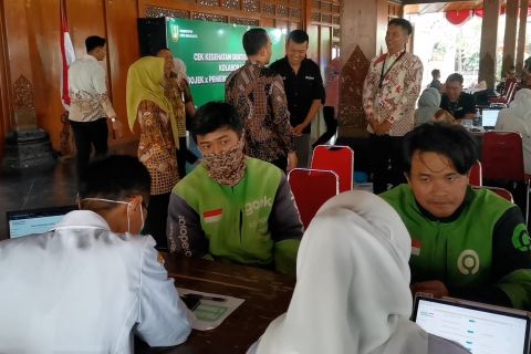 Pemkot Solo ajak ratusan pengemudi ojol ikut program CKG di Balai Kota