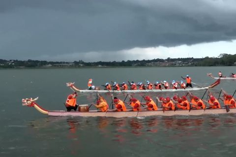Kemeriahan Lomba Perahu Naga di Uganda, jaga kemitraan dengan China