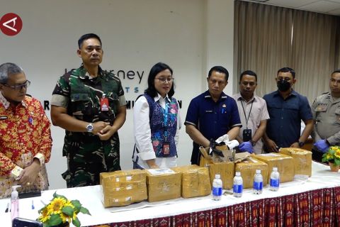 Bandara Pattimura Ambon gagalkan pengiriman 33,5 kg merkuri ke Bogor