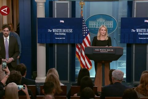 Dalam dua pekan, Trump akan putuskan ikut serang Iran atau tidak