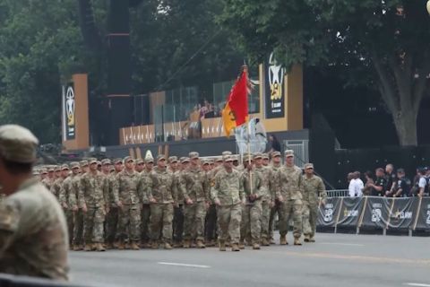 Parade militer diadakan di ibu kota AS di tengah protes