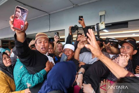 Tim SAR gabungan berhasil menemukan 14 korban selamat tenggelamnya KMP Tunu Pratama Jaya