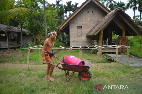 Penggunaan gas elpiji di pedalaman Mentawai