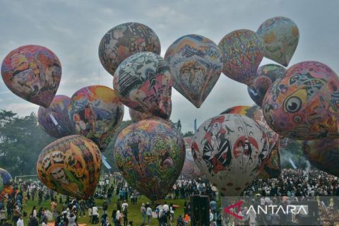 Atraksi balon tradisional warnai peringatan 200 tahun Kabupaten Wonosobo
