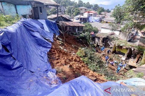 Tragedi longsor di puncak, beginilah kondisi kerusakan parah di kawasan Megamendung hingga menelan korban jiwa
