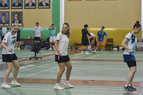 Tim bulu tangkis Rusia gali ilmu di Cipayung