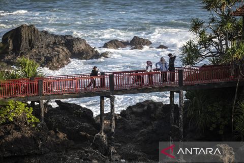 Pantai Menganti Kebumen masuk UNESCO Global Geopark, ini keistimewaannya