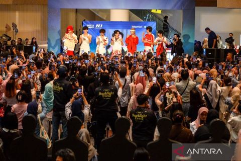 Jumpa penggemar grup boy band NexT1ide di Bandung