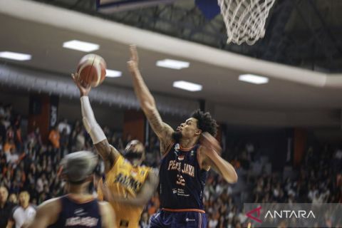 Pelita Jaya melaju ke final IBL 2025 usai kalahkan Satria Muda