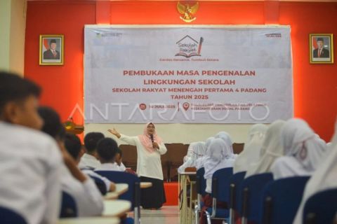 MPLS sekolah rakyat di Padang