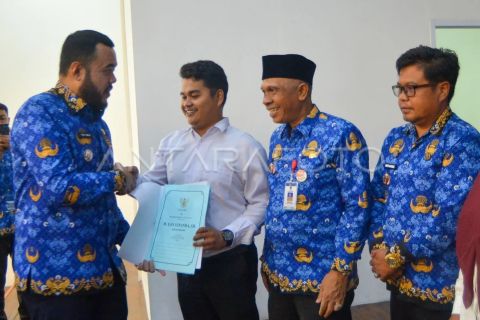 Peresmian koperasi kelurahan merah putih di Padang