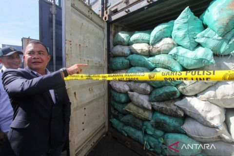 Polri sita 248 peti kemas batu bara yang berasal dari penambangan ilegal di Kutai Kartanegara