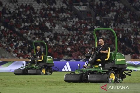 Begini perawatan rumput lapangan di SUBGK saat pertandingan penyisihan Piala AFF U-23 2025
