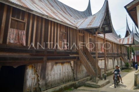 Rumah gadang 20 ruang di Sulik Aia