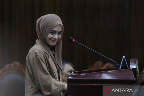 Penyanyi  dan pencipta lagu hadir  pada sidang uji materiil UU tentang Hak Cipta