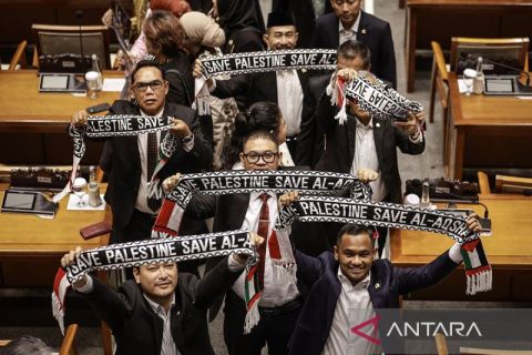 Aksi solidaritas anggota DPR untuk rakyat Palestina
