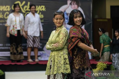 Hari Kebaya Nasional dimeriahkan dengan peragaan busana dan edukasi pelestarian budaya