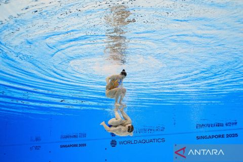 Intip keindahan duet renang artistik di bawah permukaan air pada Kejuaraan Akuatik Dunia di Singapura