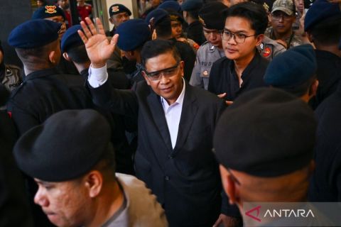 Hasto Kristiyanto divonis  3 tahun 6 bulan penjara