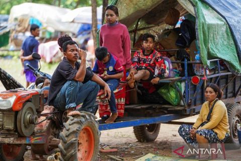 Pengungsian massal, warga sipil tinggalkan zona konflik di perbatasan Kamboja dan Thailand