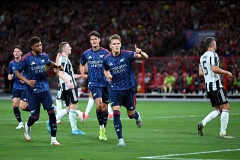 Lima gol tercipta saat Arsenal unggul atas Newcastle