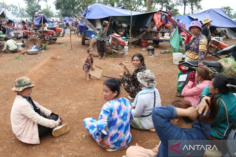 Sebanyak 80.000 warga Kamboja mengungsi akibat konflik bersenjata Kamboja-Thailand
