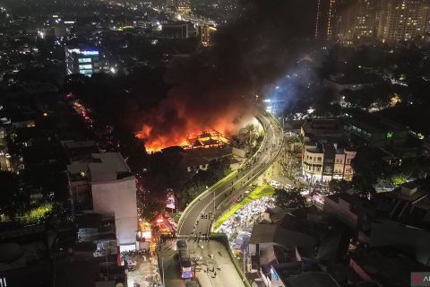 Api hanguskan Pasar Taman Puring