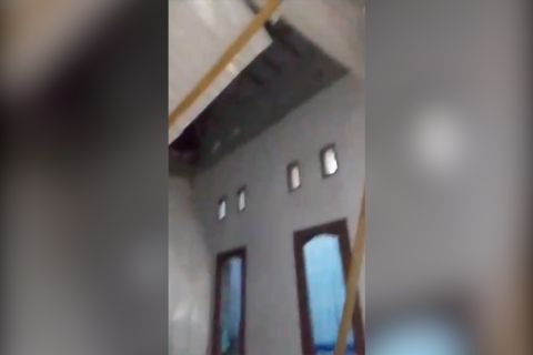 BNPB: 106 rumah rusak akibat gempa magnitudo 5,7 di Poso