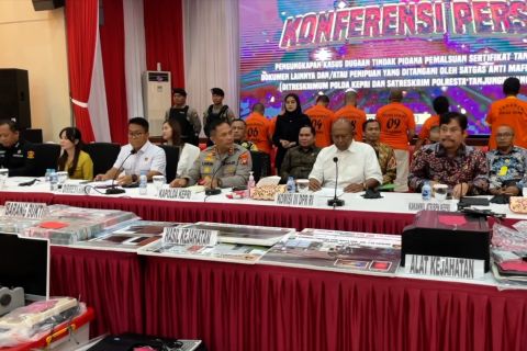 Polda Kepri-Polresta Tanjungpinang ungkap tujuh pelaku mafia tanah