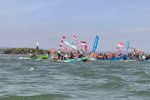 Tradisi sedekah laut di Semarang tanamkan nilai gotong royong