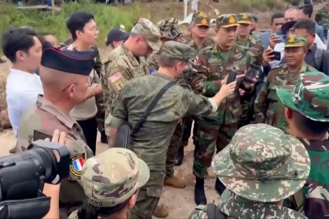 Atase militer asing Kamboja periksa perbatasan Thailand usai konflik