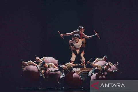 Penampilan drama tari Odes to Heroes