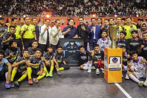 Erick Thohir saksikan turnamen futsal di Surabaya