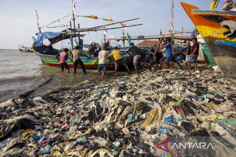 20 juta ton sampah cemari laut Indonesia tiap tahun, KKP ingatkan soal kerusakan ekosistem pesisir