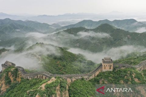 Melihat dari udara keindahan Jinshanling, bagian dari Tembok Besar China