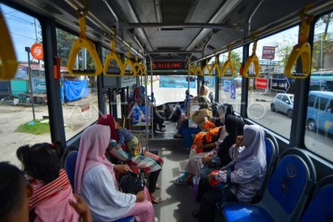 Pemberlakuan tarif Rp1 bus Trans Padang