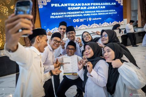 Mensos resmi lantik 1.323 guru untuk 100 titik Sekolah Rakyat